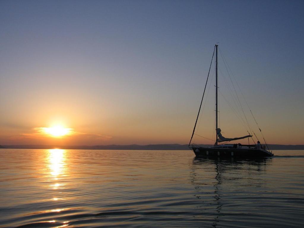Silver Beach Resort Замарди Номер фото